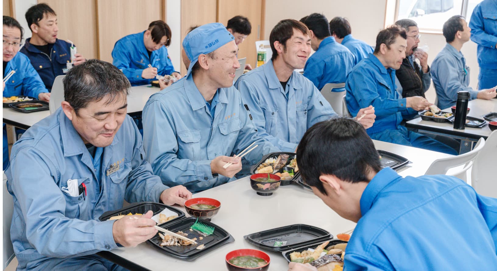 Eating Lunch While Chatting